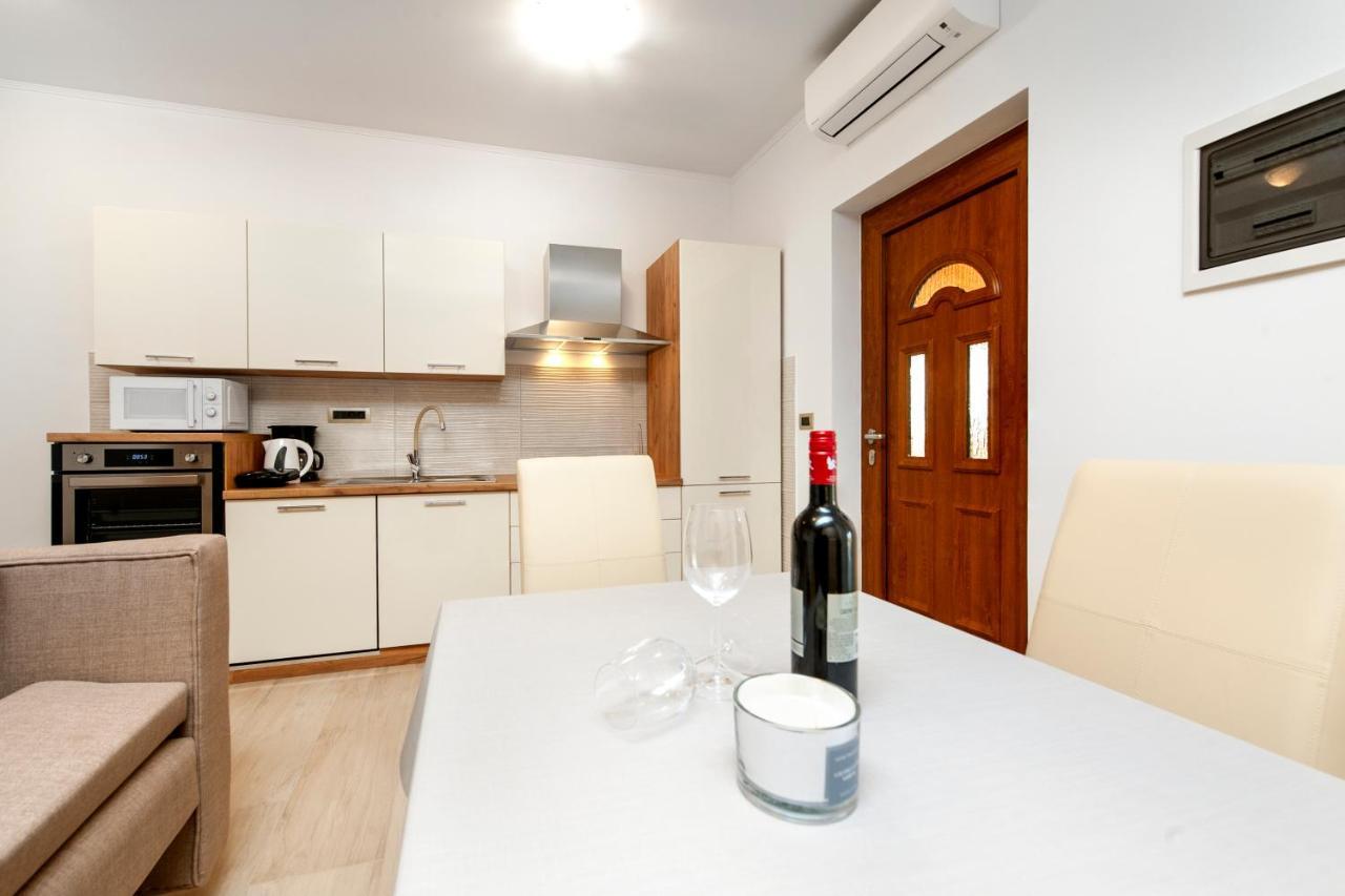 Comfort Apartments Karla Rovinj Exterior photo